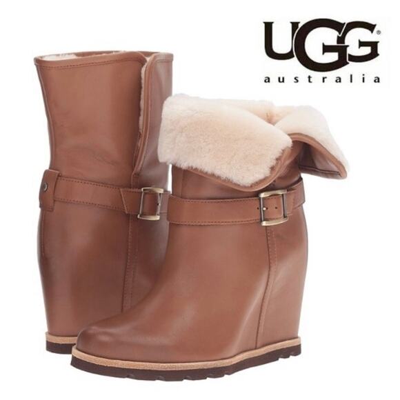 Ugg‎ Ellecia Leather Wedge Boot - Picture 1 of 16
